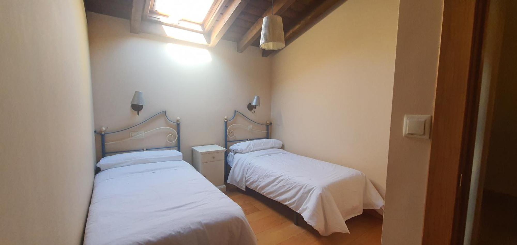 Fuente De Gueelo Guest House San Bartolome de Meruelo Exterior photo