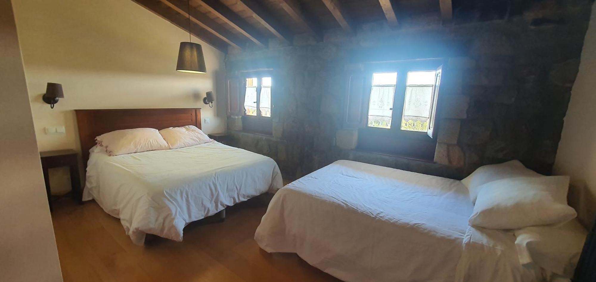 Fuente De Gueelo Guest House San Bartolome de Meruelo Exterior photo