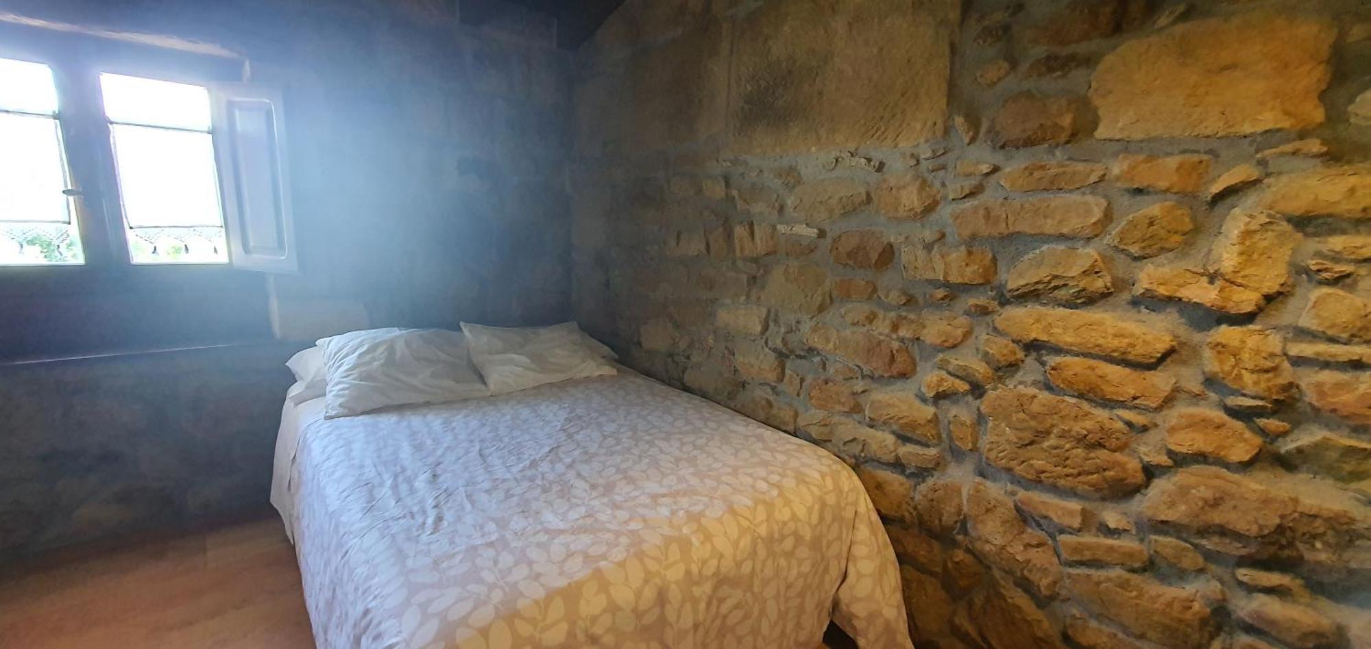 Fuente De Gueelo Guest House San Bartolome de Meruelo Exterior photo