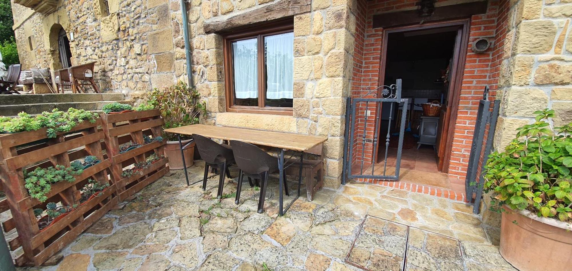 Fuente De Gueelo Guest House San Bartolome de Meruelo Exterior photo