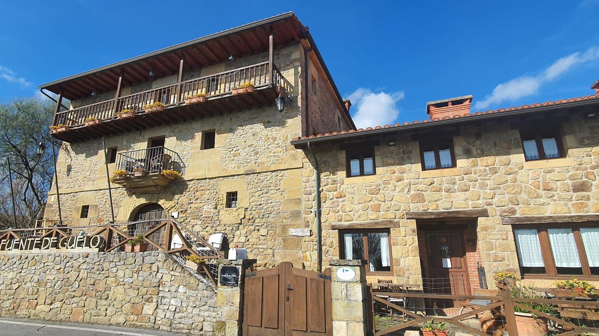 Fuente De Gueelo Guest House San Bartolome de Meruelo Exterior photo