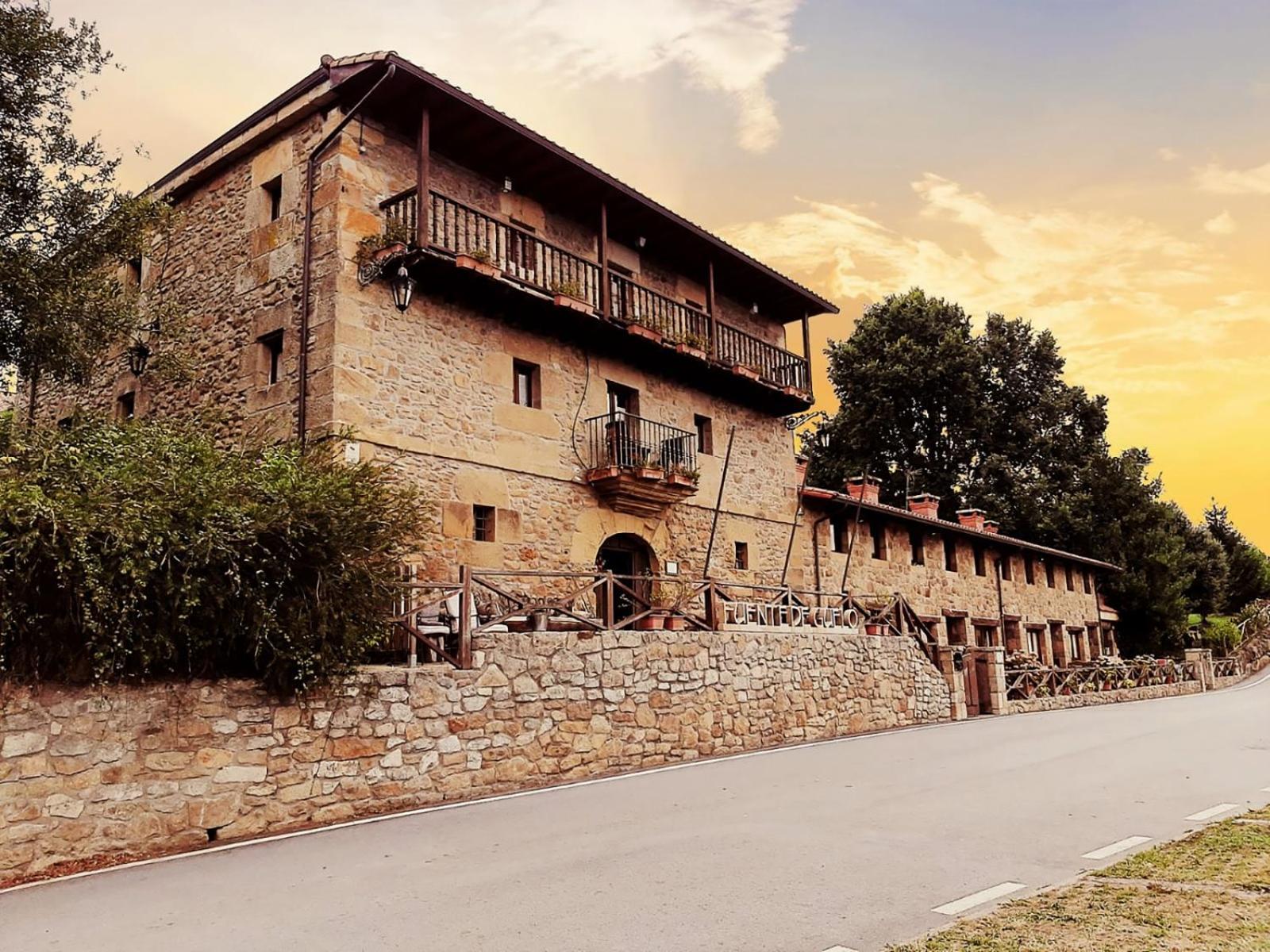 Fuente De Gueelo Guest House San Bartolome de Meruelo Exterior photo